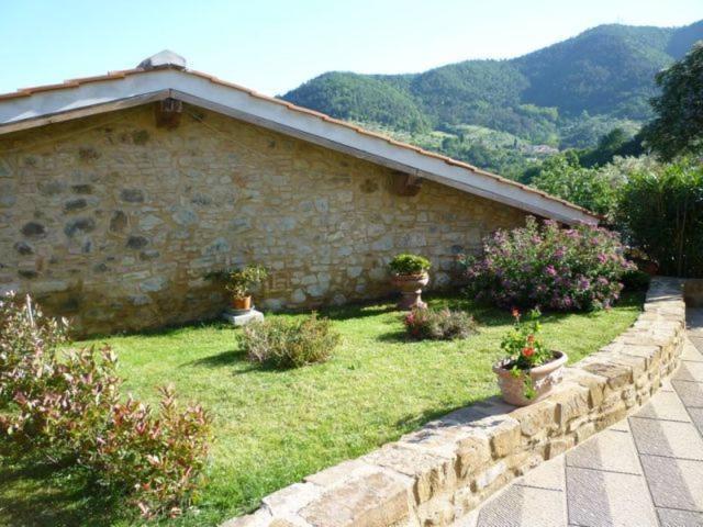 Agriturismo Casa Belvedere Bacchereto Luaran gambar